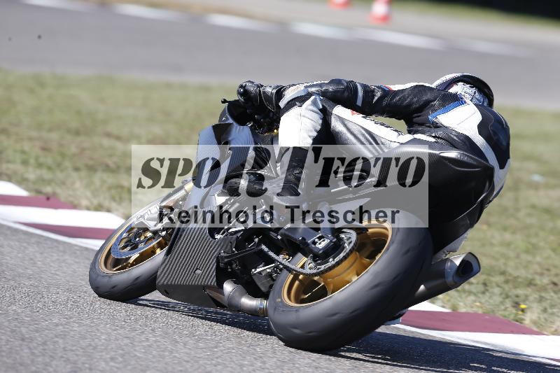 Archiv-2025/49 26.08.2025 Cornu Master School ADR/rot-rouge/42